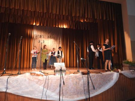 Prireditev Druži naju ples in petje z mednarodno udeležbo 90